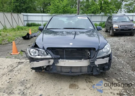 2013 Mercedes-Benz C 250 z USA, uszkodzony, nr VIN WDDGF4HBXDR263968